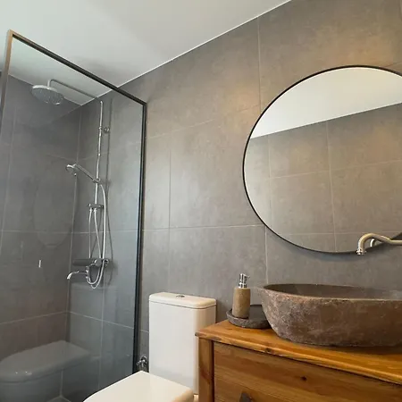 Serene And Tastefully Furnished In Cove Garden Apartment