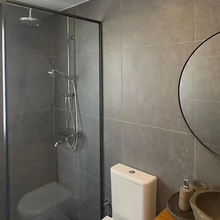 Διαμέρισμα Serene And Tastefully Furnished In Cove Garden *