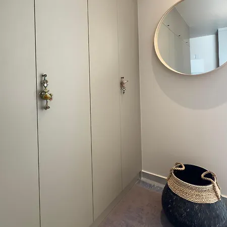 Serene And Tastefully Furnished In Cove Garden *