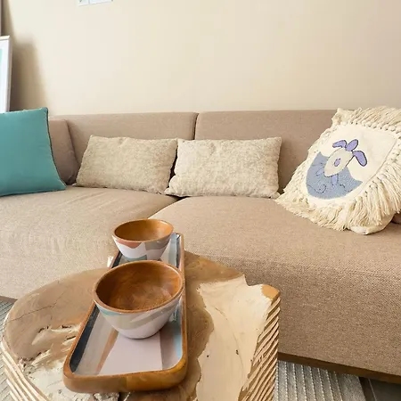 Διαμέρισμα Serene And Tastefully Furnished In Cove Garden Kharcha