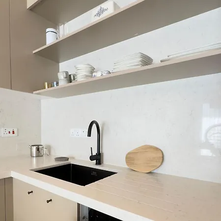 Serene And Tastefully Furnished In Cove Garden *
