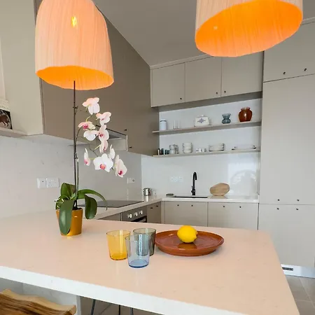 Διαμέρισμα Serene And Tastefully Furnished In Cove Garden Kharcha